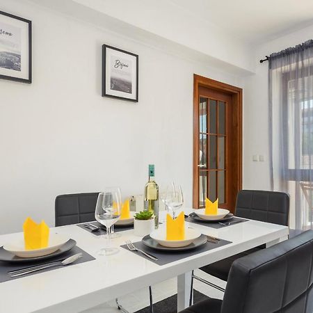Laveruda Apartment With Balcony And Free Parking 普拉 外观 照片