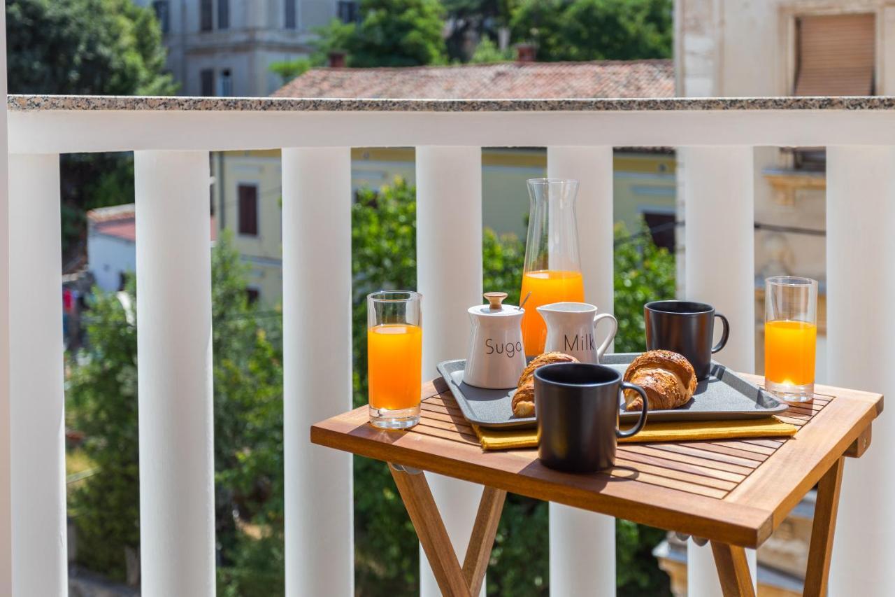 Laveruda Apartment With Balcony And Free Parking 普拉 外观 照片