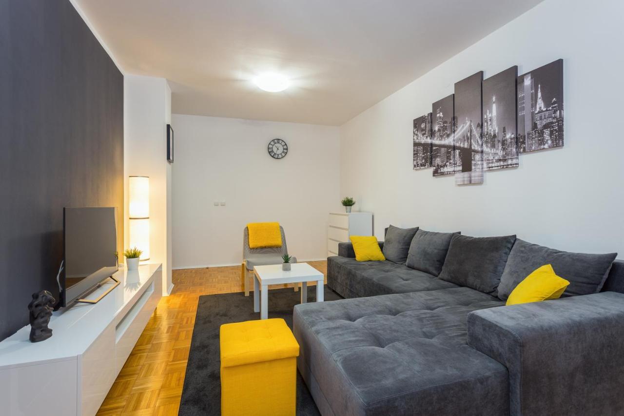 Laveruda Apartment With Balcony And Free Parking 普拉 外观 照片