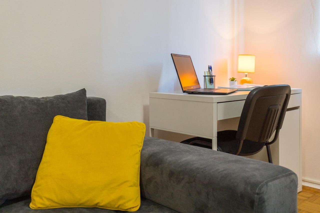 Laveruda Apartment With Balcony And Free Parking 普拉 外观 照片